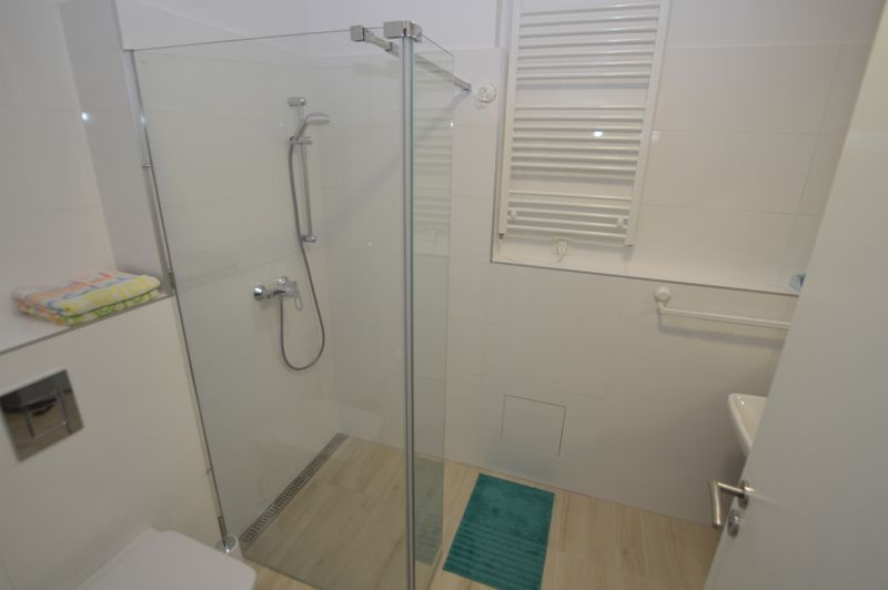 Na prenájom, luxusný 2 izb. byt, ul. Malokrasňanská, 54m2, p - 8