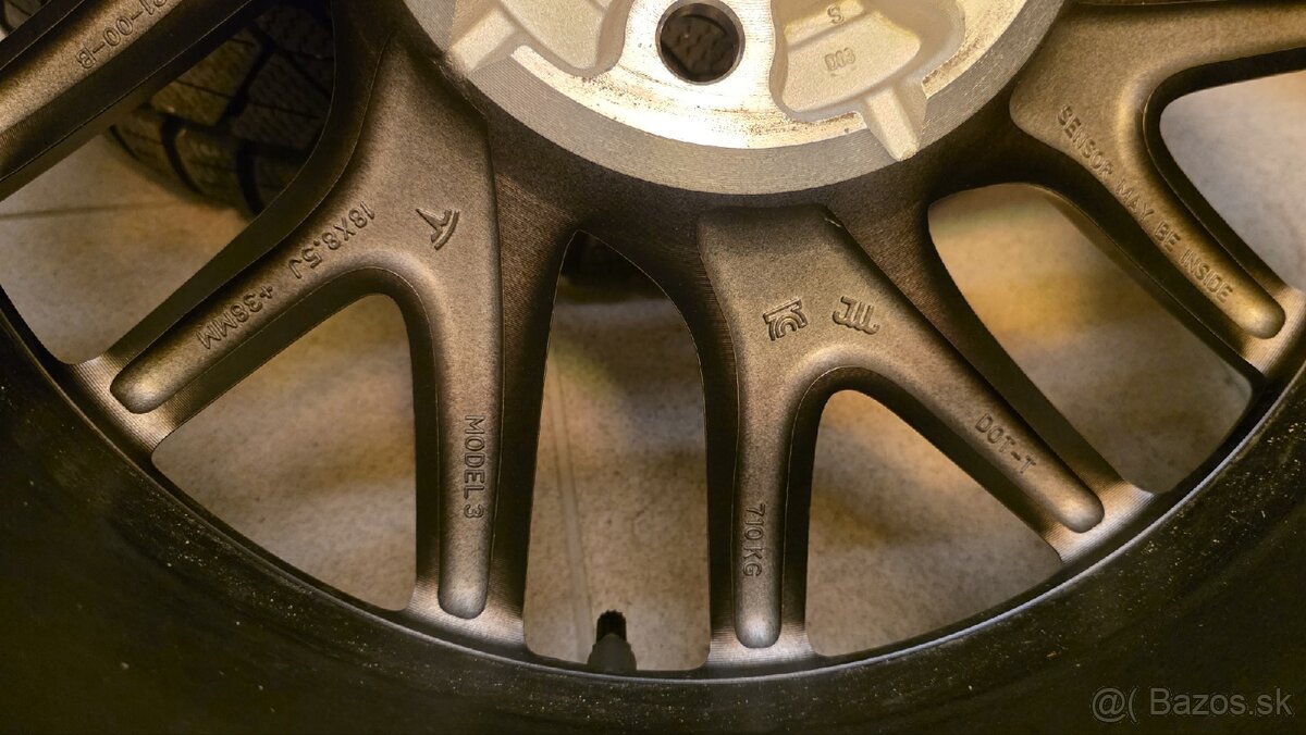 Tesla model 3 highland R18 zimne - 8