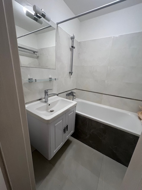 Zrekonštruovaný 3 izb. byt, MEDENÁ ul. - 8