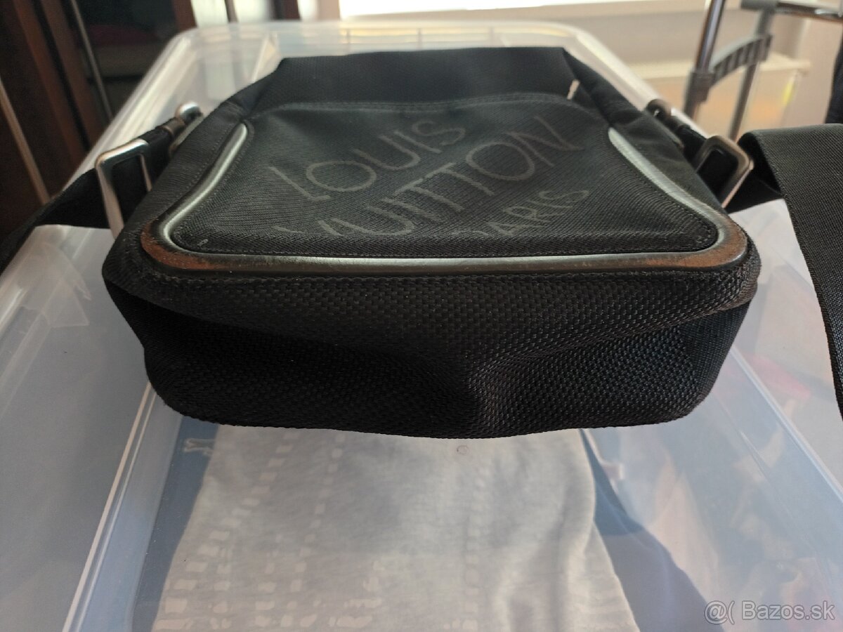 Louis Vuitton crossbody - 8