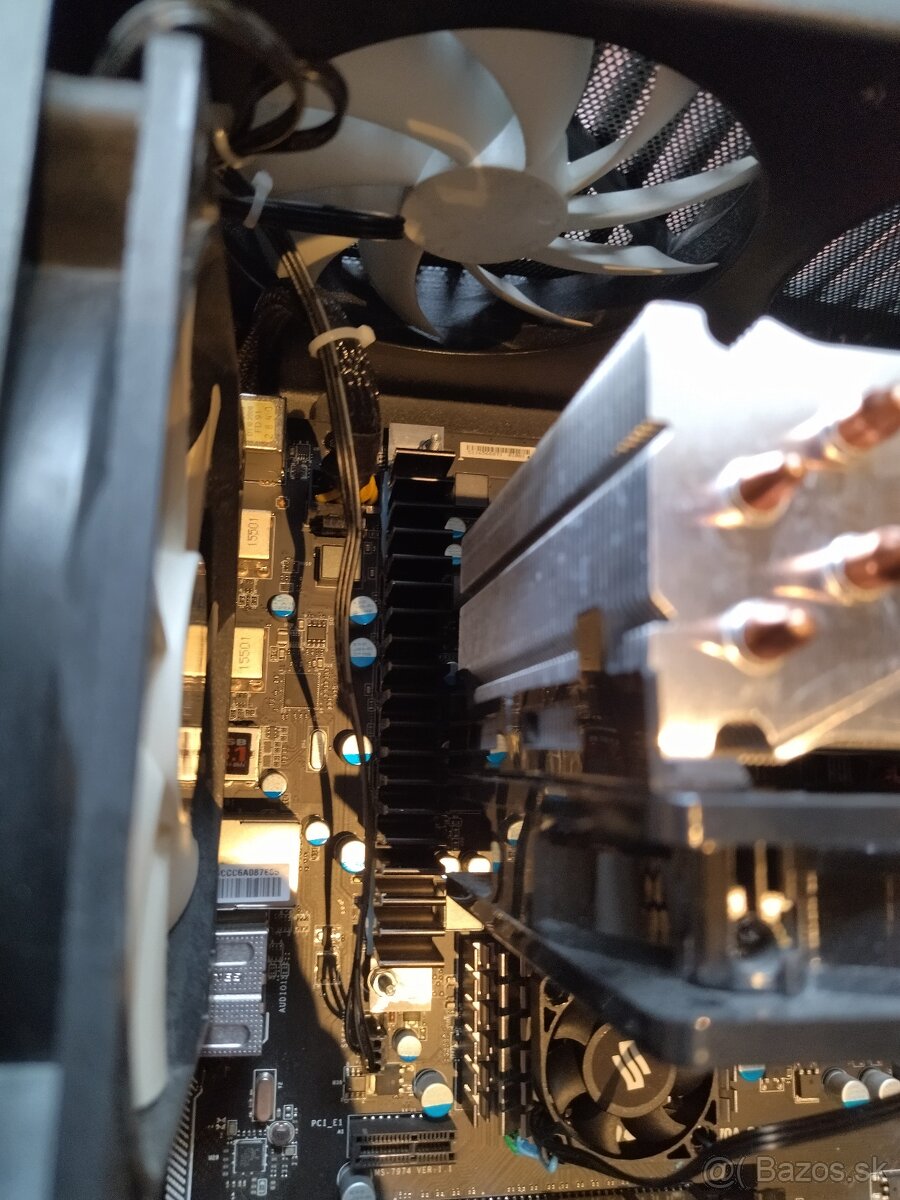 Počítač v dobrom stave za dobrú cenu s rôznymi doplnkami - 8