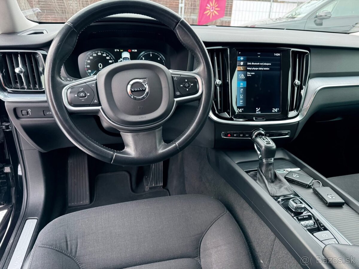 Volvo V60 D4 Momentum Pro AWD A/T - 8