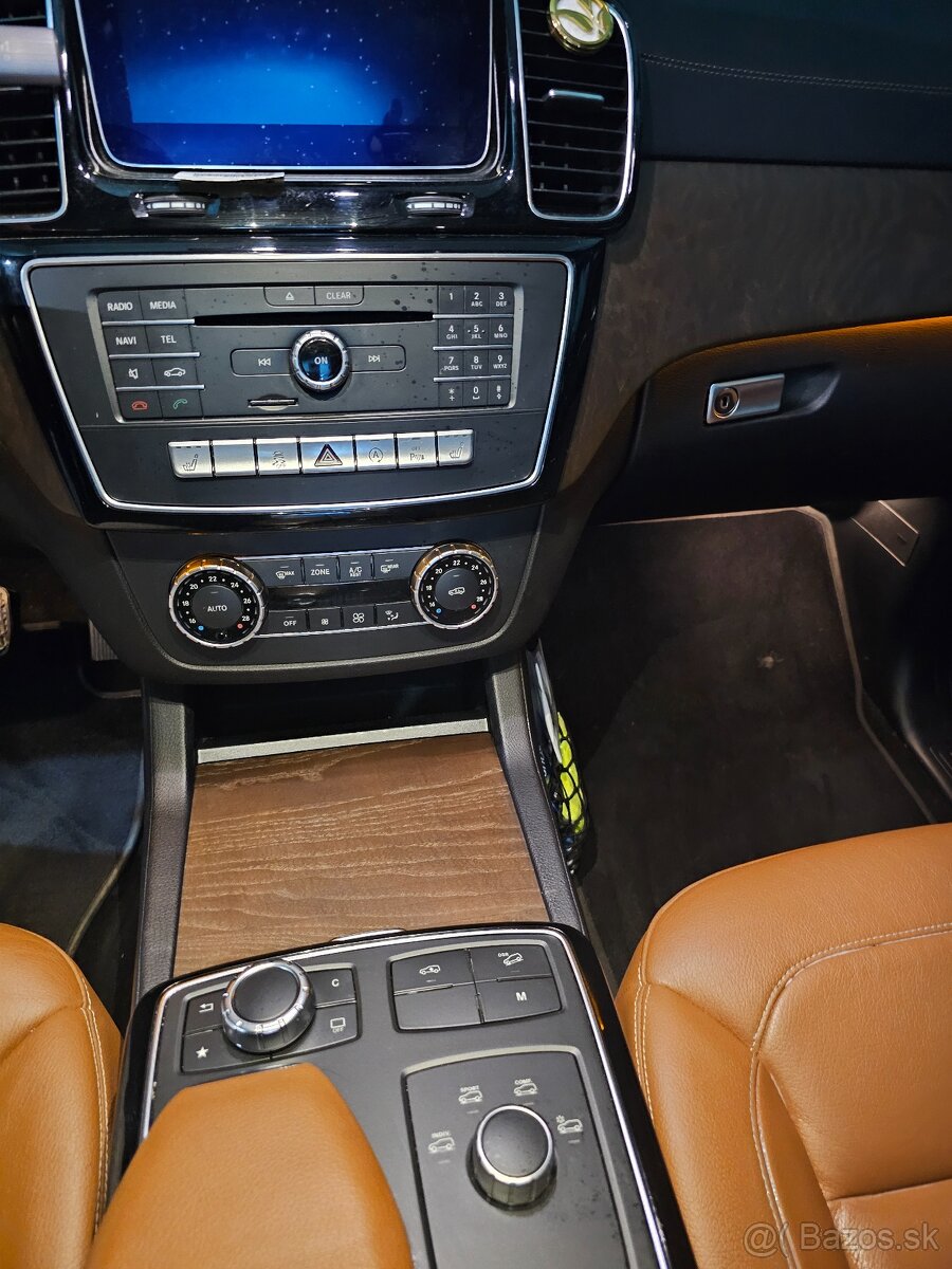 Mercedes Benz 350 D - 8