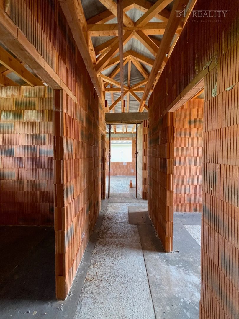 Rozostavaný 4i bungalov, pozemok 443 m2 / Veľké Bierovce - 8