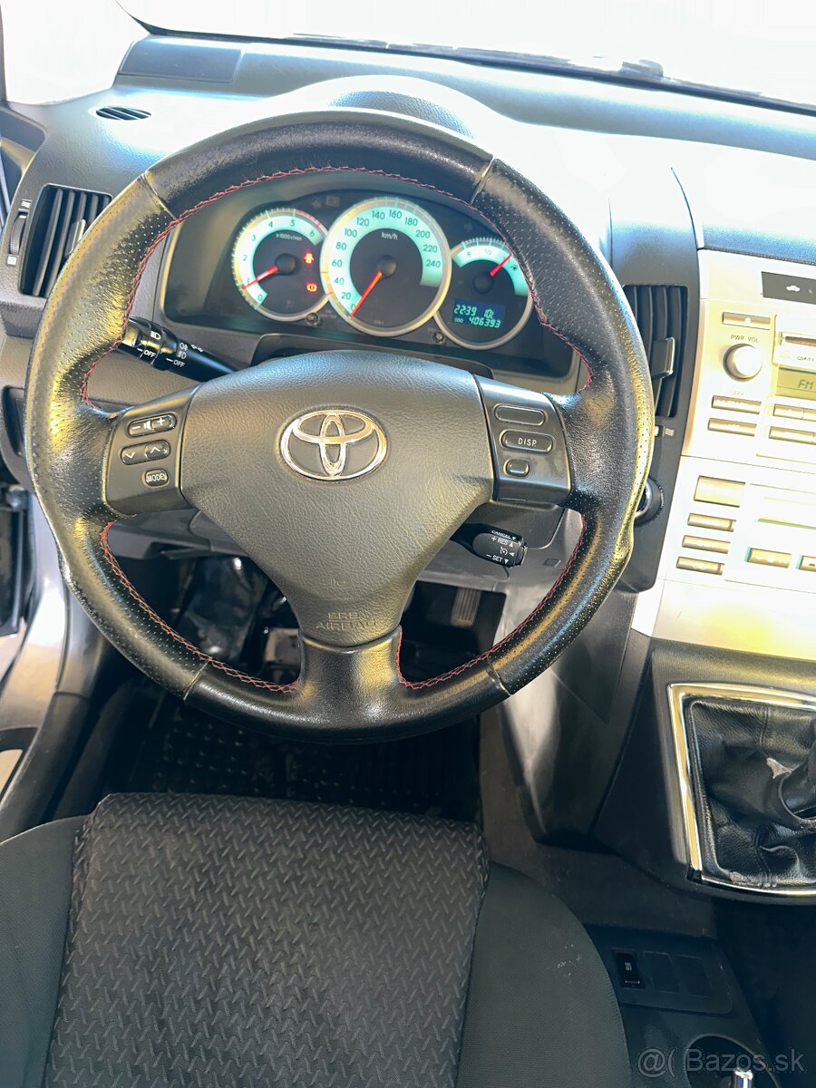 Toyota Corolla Verso Kombi - 8