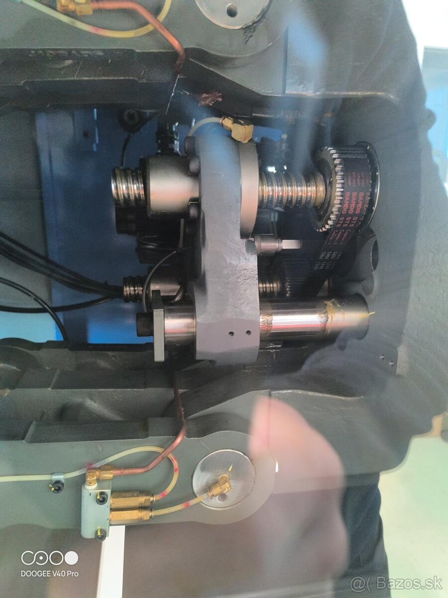 Vstřikovací lis na plasty JSW J100ADS-180U 45 - 8