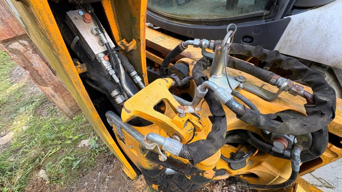 JCB 3CX - 8