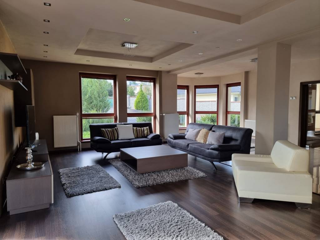 EXKLUZÍVNA VILA - NITRA - PREDAJ - 8