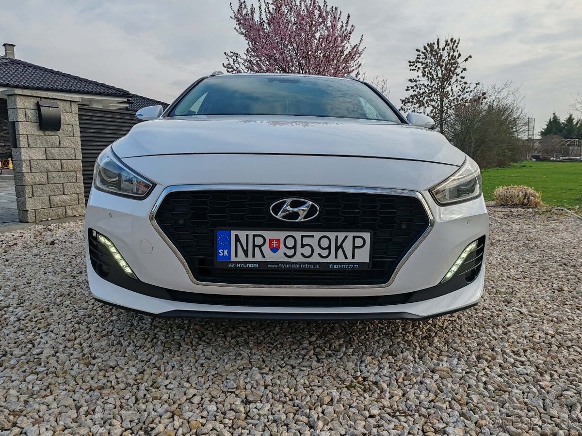 Hyundai i30 combi 1.6crdi - 8