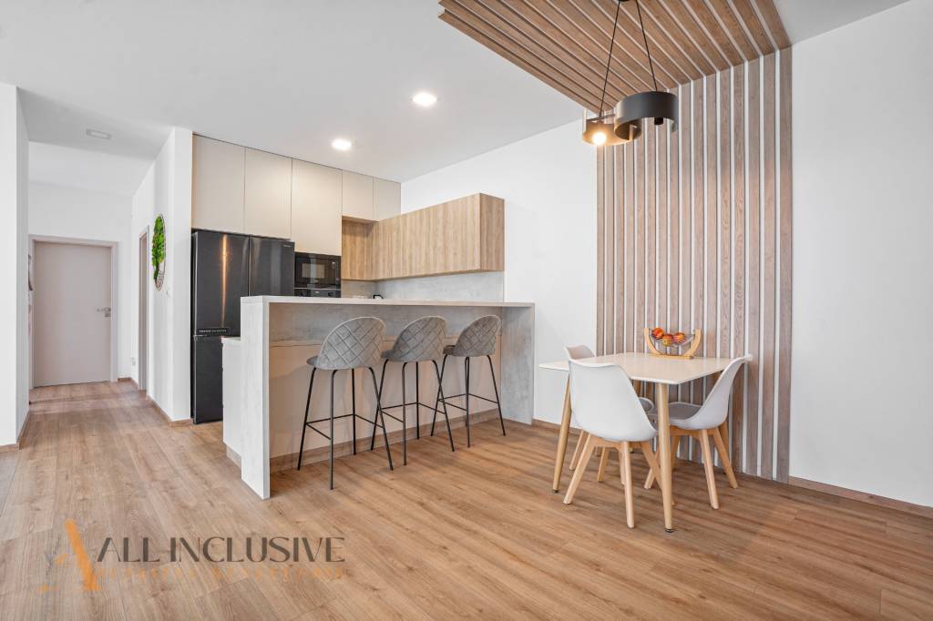 ALL INCLUSIVE | NA PREDAJ 4-IZBOVÝ RD (ČASŤ DVOJDOMU), VEĽKÉ - 8