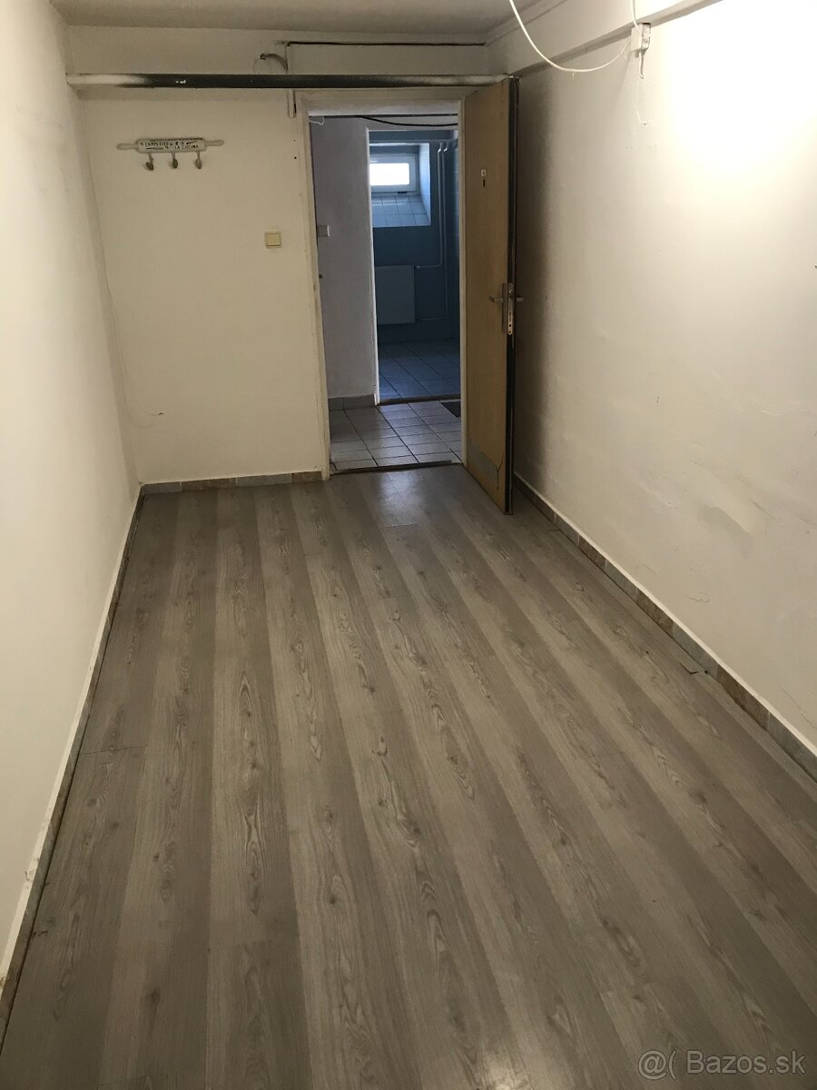 VÝROBNÉ PRIESTORY O VÝMERE 94 m2, KOŠICE - BARCA - 8