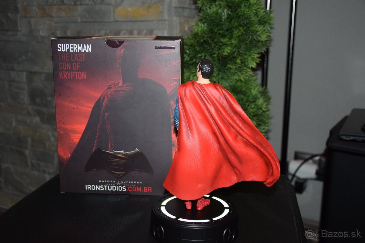 Zberatelska figurka Superman 1:10 - 8