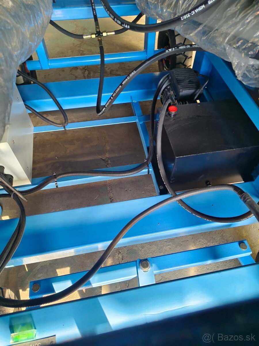 Nožnicová plošina s hydraulickým zdvihom - 8