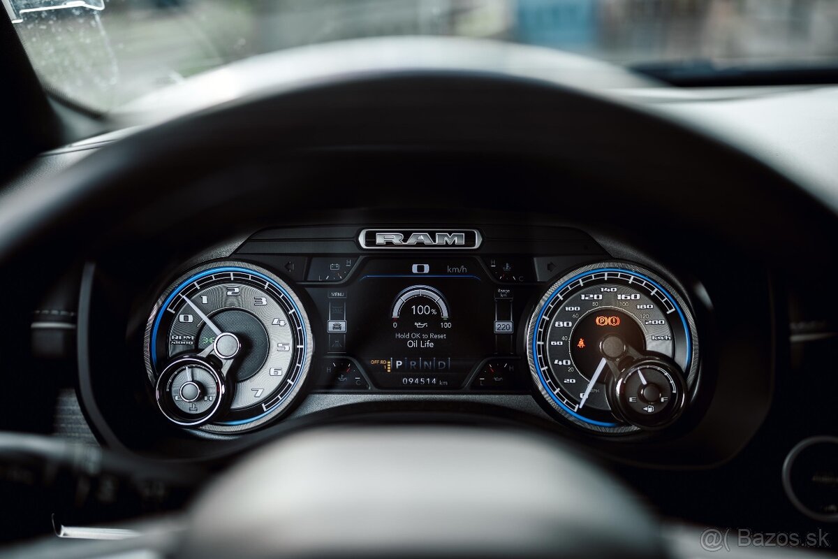 DODGE RAM 1500 Limited V8 - 8