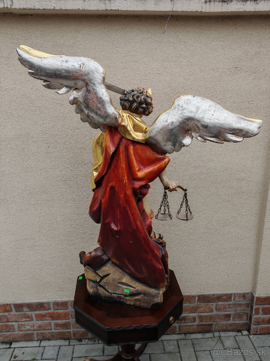 Drevená socha Svätého Michala - 8