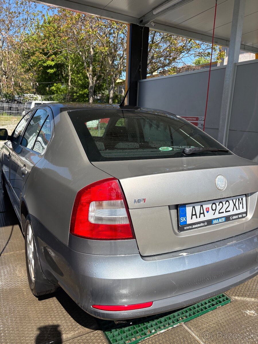 Predám škoda Octavia 2 facelift 1,6mpi - 8