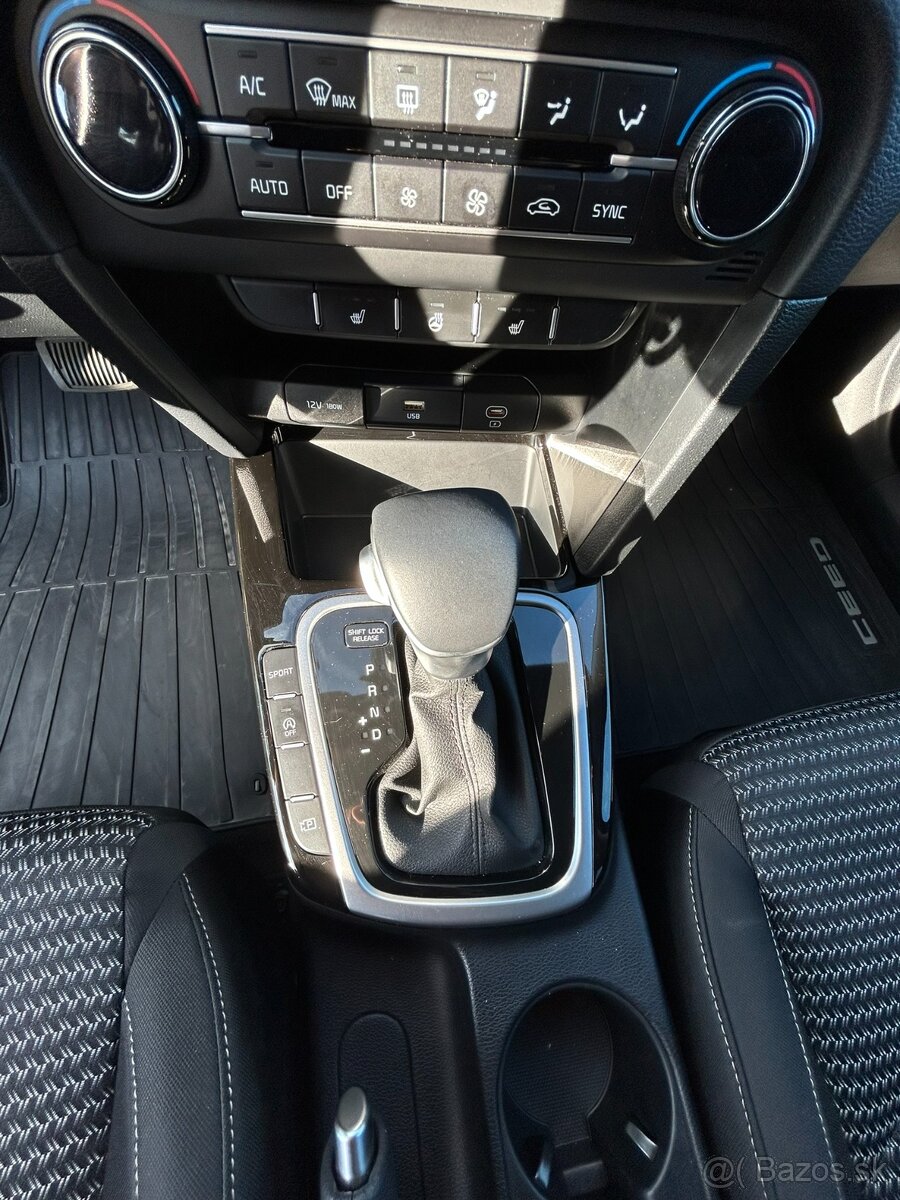 Kia Ceed - 8