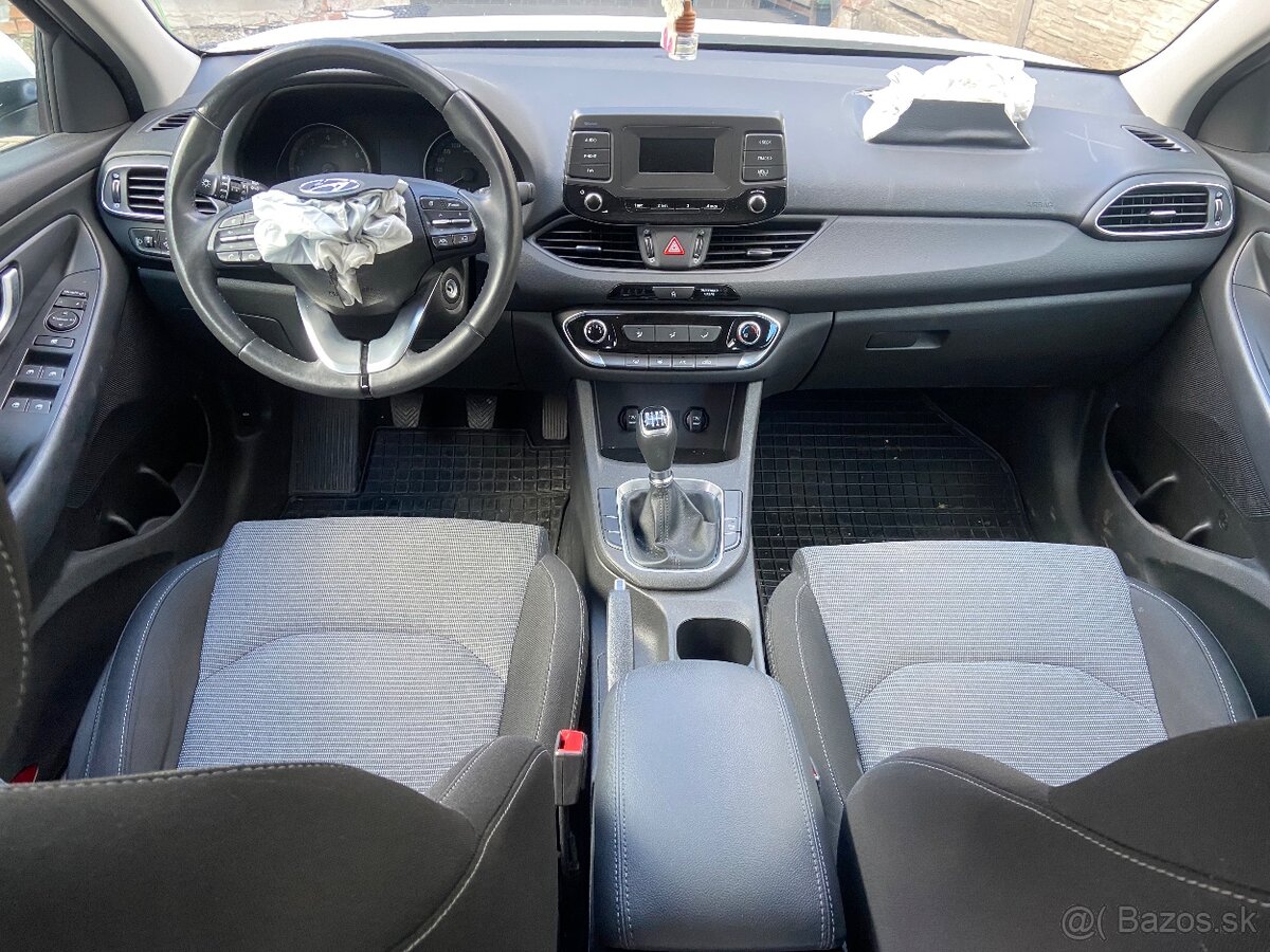 HYUNDAI I30 CW rok 2022 - 8