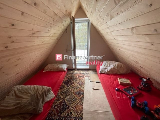 Chata v lese: el., voda, internet tesla, satelit, fotovoltik - 8