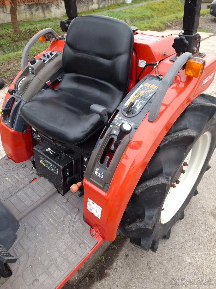 Mitsubishi MT221 - 8