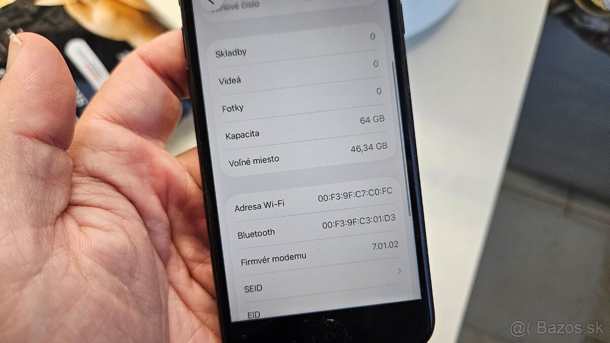 Apple iPhone SE 2020 - 8