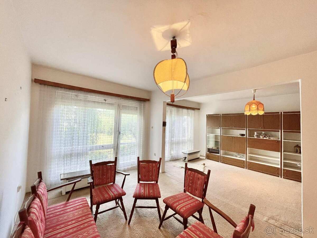 ZĽAVNENÉ • Na predaj rodinná vila s garážou a pozemkom - 8