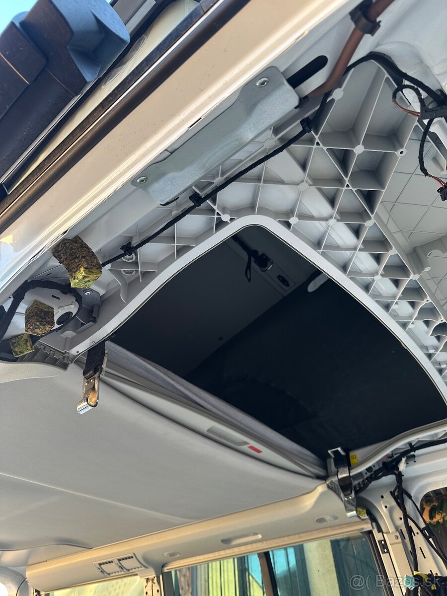 Volkswagen Multivan - 8