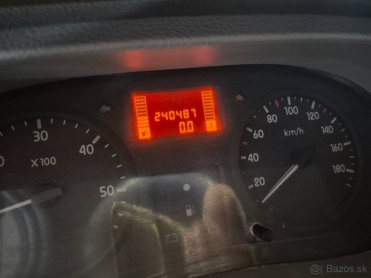 PREDAM RENAULT MASCOTT -VYKLAPAČ - 8