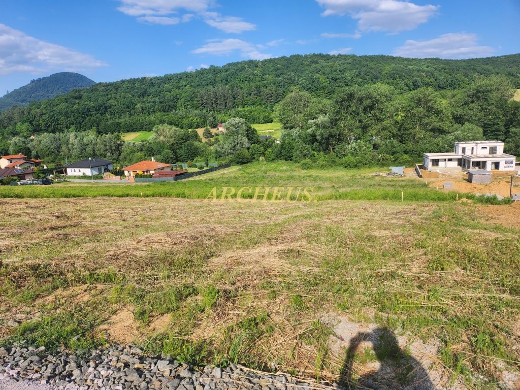 Lukratívny pozemok v skvelej lokalite - Kanaš Slnečná štvrť - 8