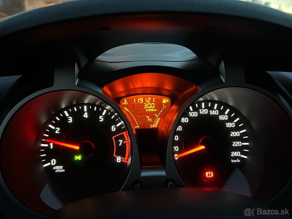 Nissan Juke 1.6, 86 kw, benzín,119000km - 8