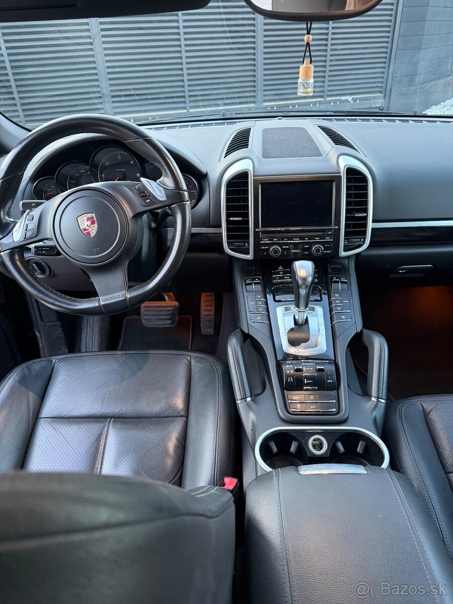 Porsche Cayenne - 8