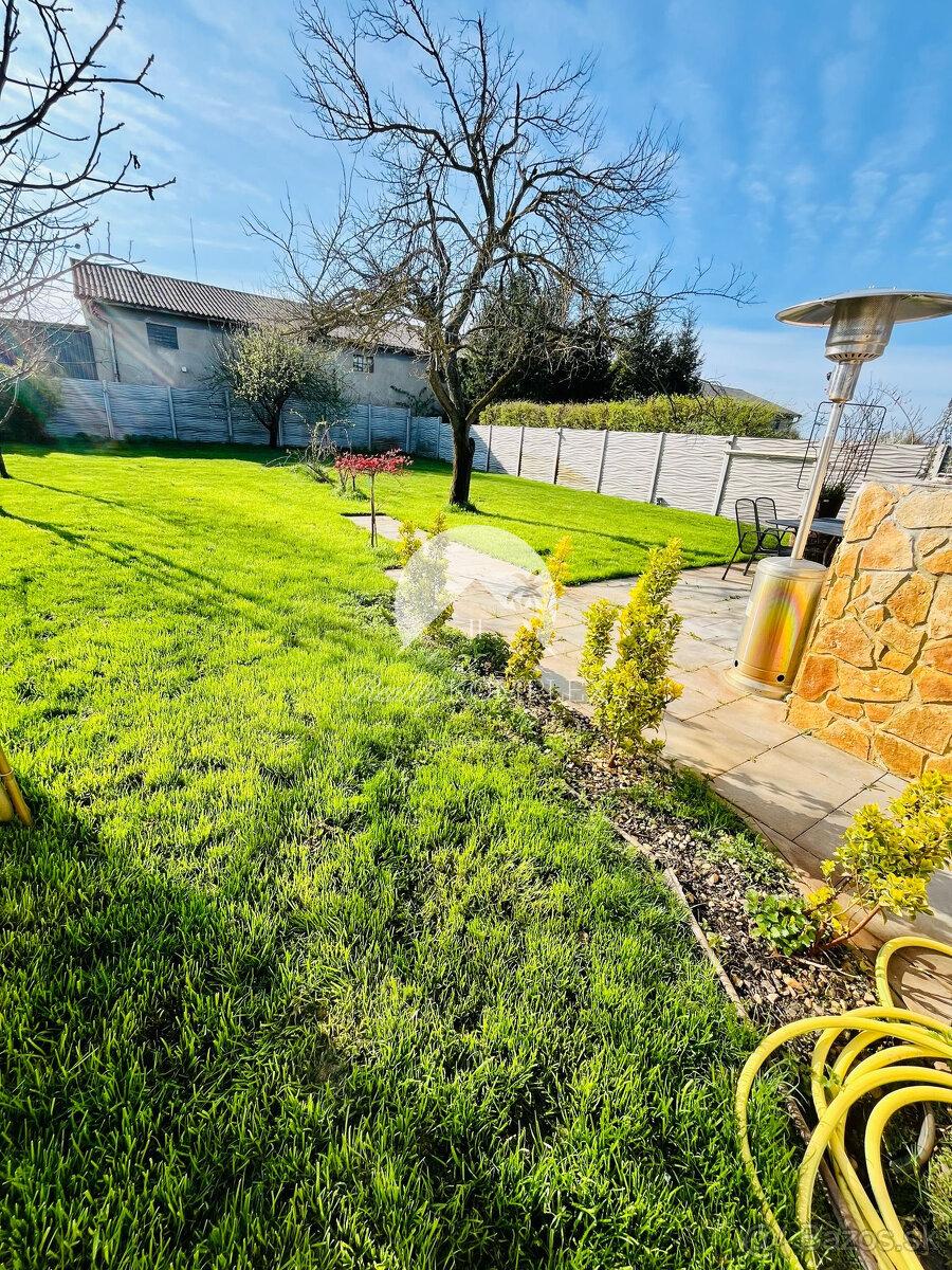 Reality KOMPLEX s.r.o. Vám ponúka nadštandarný rodinný dom v - 8