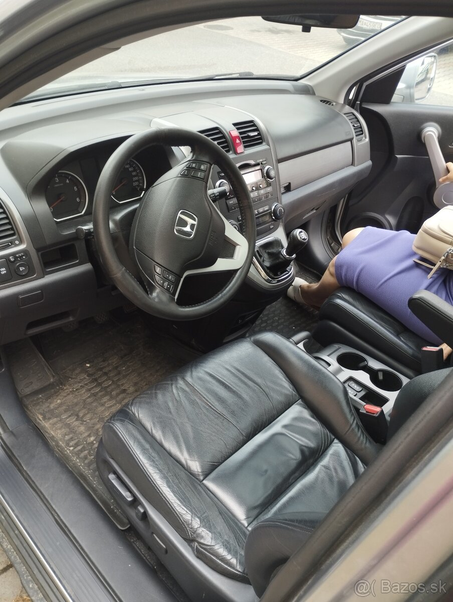 Predám auto Honda CRV vo veľmi dobrom stave - 8