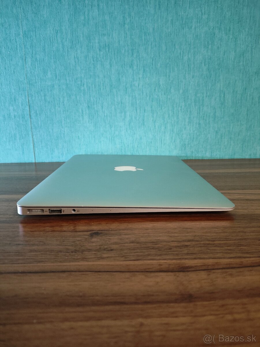 Apple MacBook Air A1466 (2017) –Intel i5 | 8 GB RAM |128 GB - 8