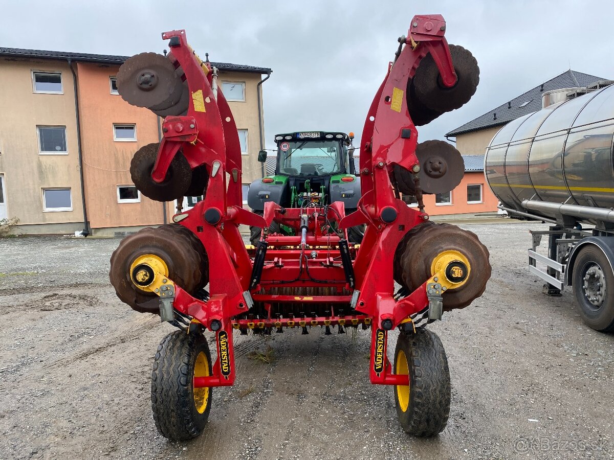 Diskový podmietač Vaderstad Carrier 425 - 8