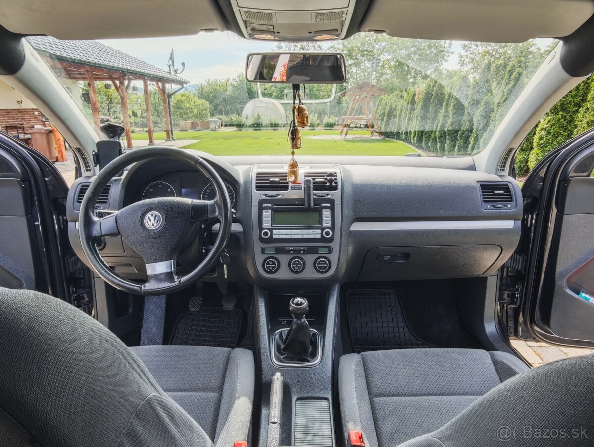 Predám GOLF V - 8