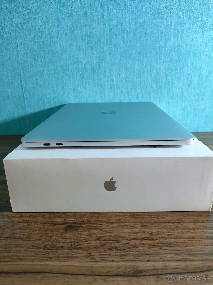 Apple MacBook Pro 13" Touch Bar | i5 • 8GB RAM • 512GB SSD - 8