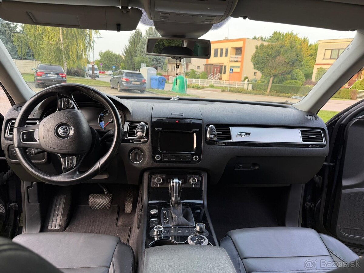 Predám VW TOUAREG 3.0 TDI R.v. 2012 - 8