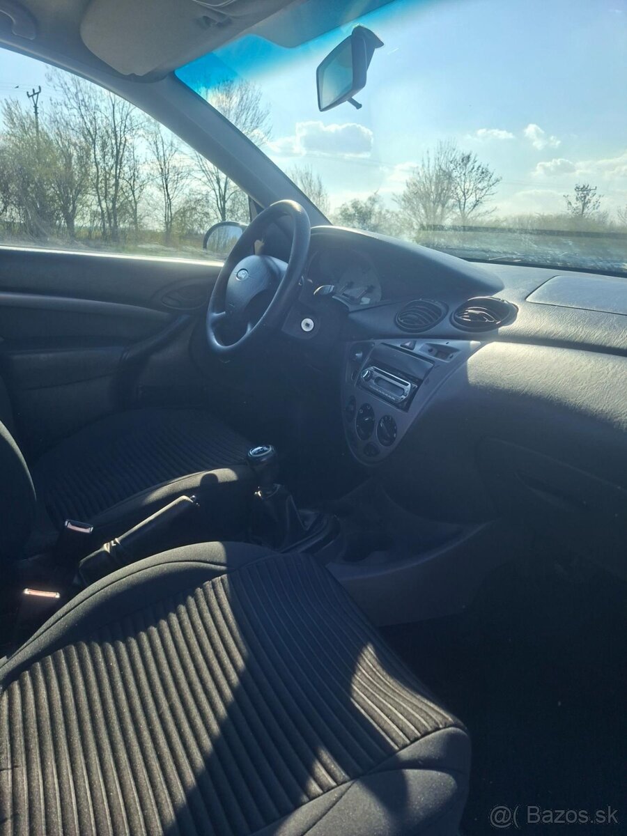 Ford Focus 1.8 Rok 2003 · 296 350 km · 115 PS - 8