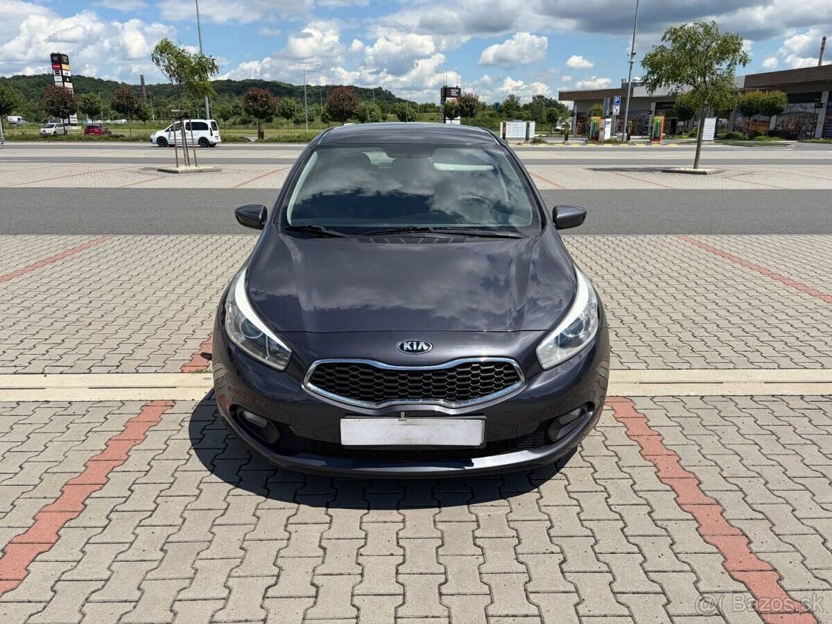 Kia Ceed 1.4 CVVT ČR 135t klima - 8