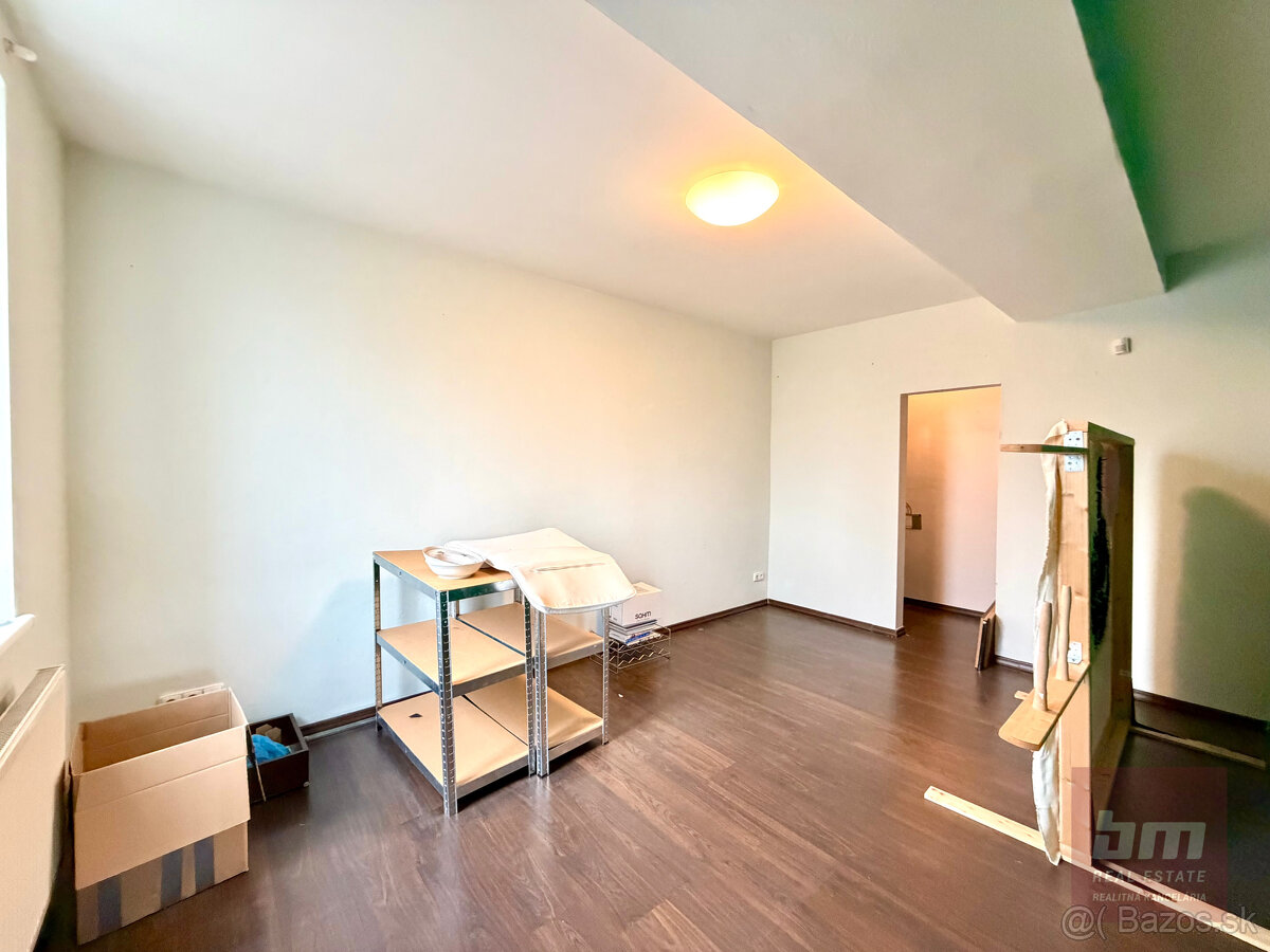 Predaj - novostavba s terasou na začiatku Karlovej Vsi - 8