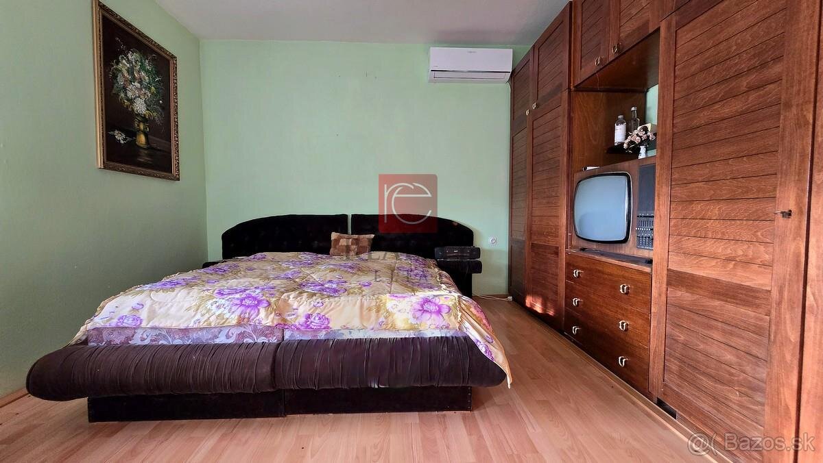 NA PREDAJ rodinný dom s veľkým pozemkom,Veľký Kýr - 8