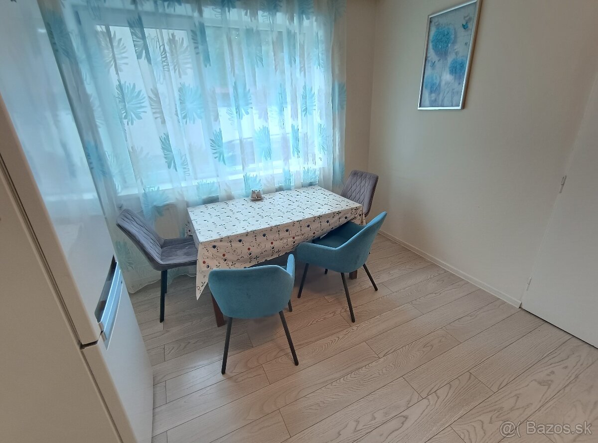 Na predaj ponúkam poschodový dom - 8