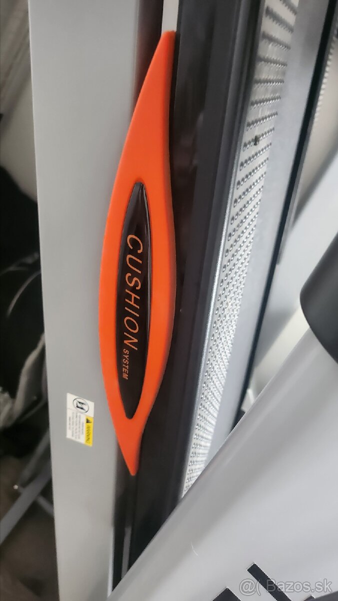 Predám profi bežecký 2 motorový pás Techfitness H 900 - 8