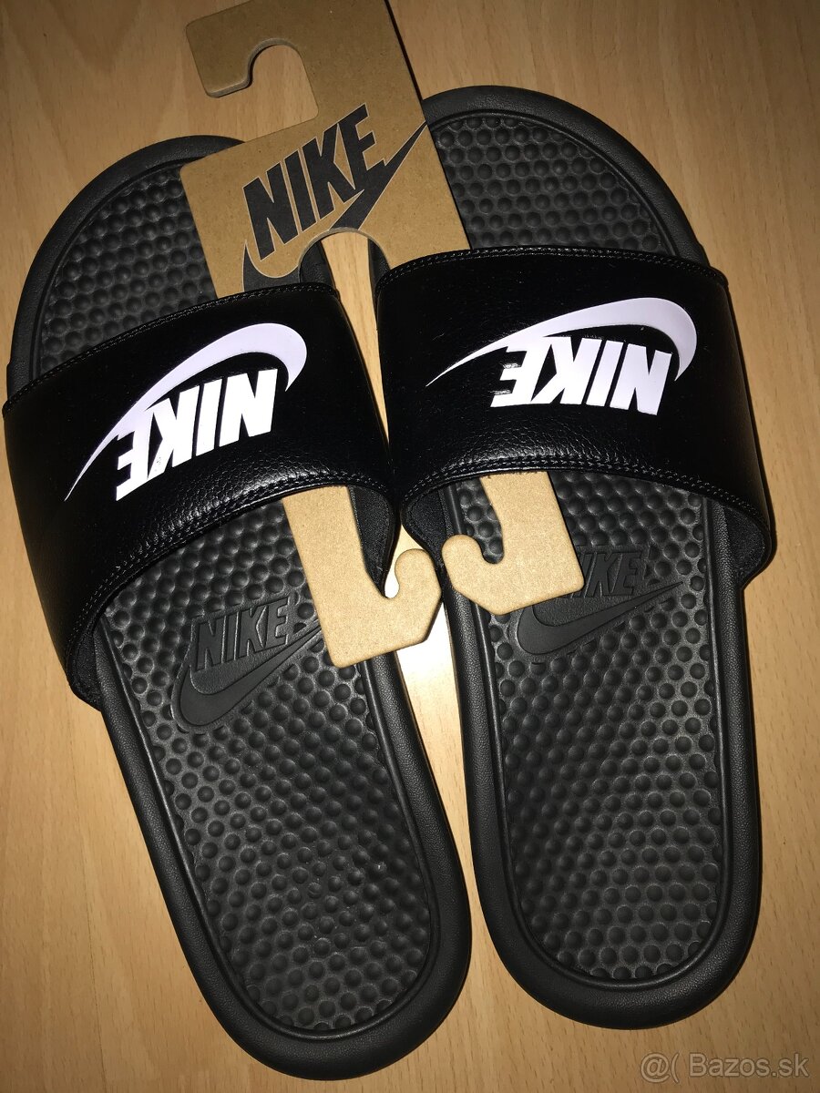 ŠĽAPKY NIKE BENASSI JDI veľ. 45 (UK 10) + darček - 8