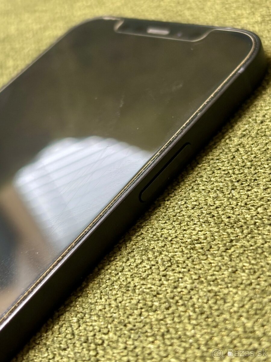 iPhone 12 - Black 64GB - 8