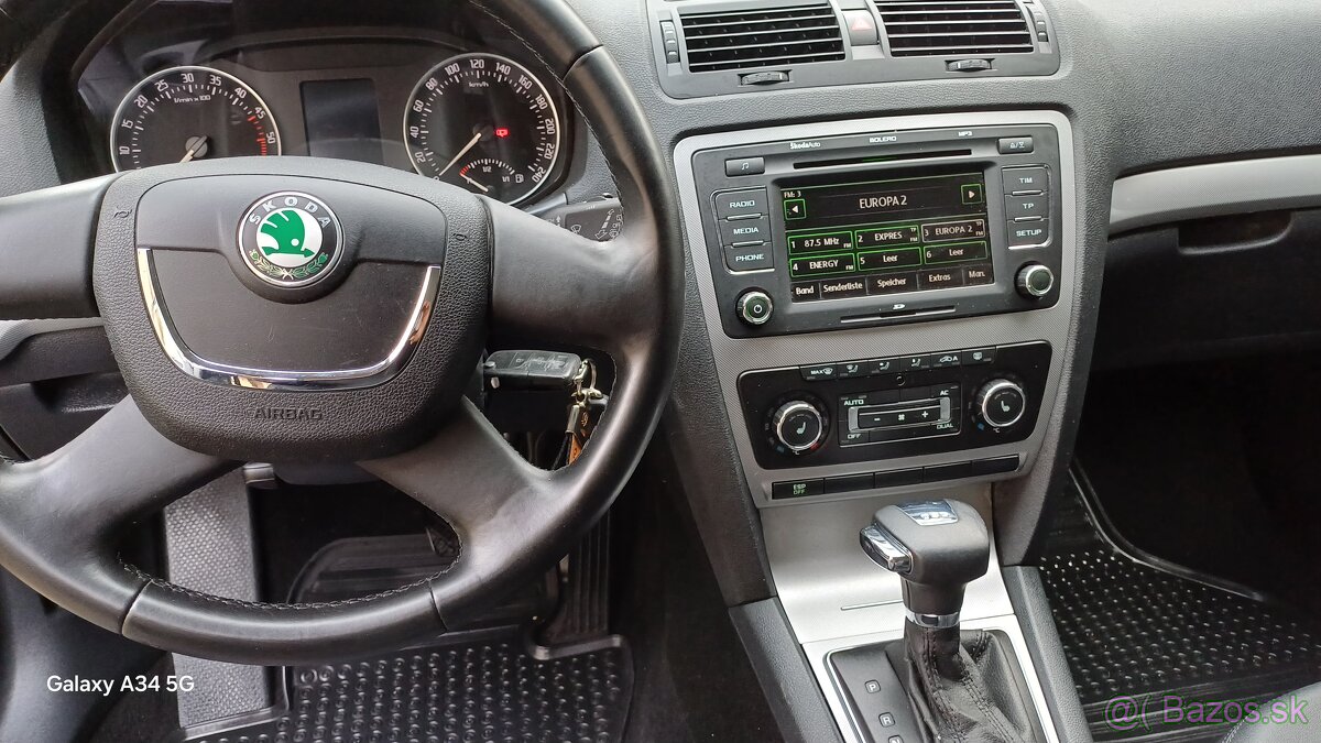 Škoda octavia combi 1.9TDI ťazne DSG rok 2009 - 8