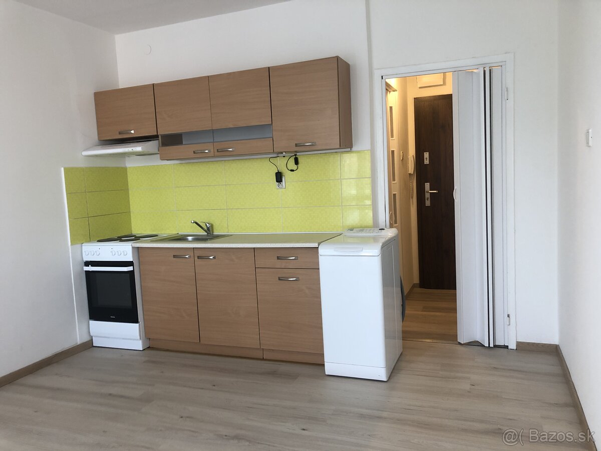 Prenajmem zrekonštruovaný svetlý 1-izbový byt v Skalici - 8