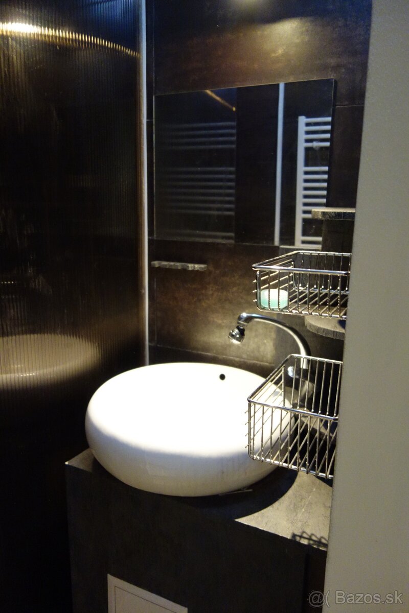 Prenájom nadštandartného1-izbového bytu v centre, B.Bystrica - 8