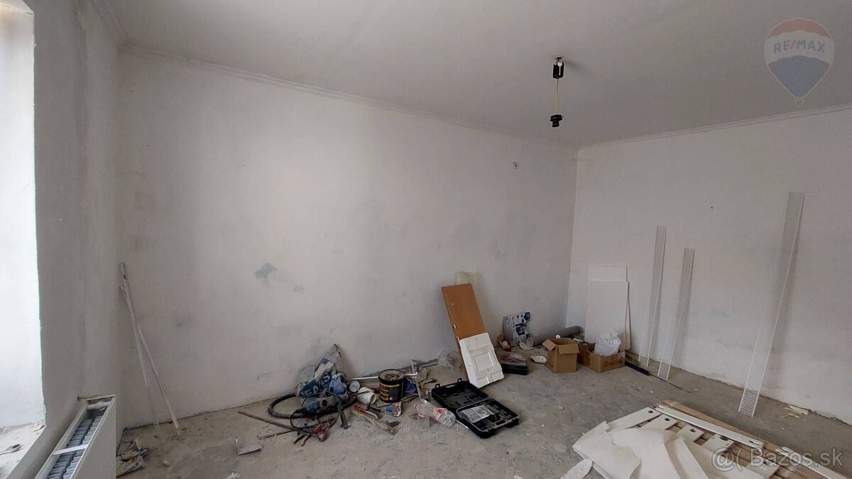 Na predaj dvojdom v centre Rajky – výnimočná investičná príl - 8